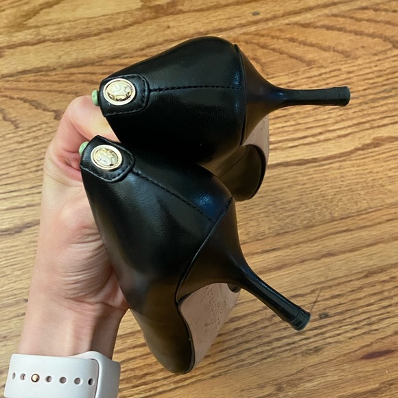 Ivanka Trump Heels - Picture 3 of 7